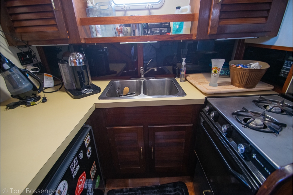 1981 Mainship 34 Trawler