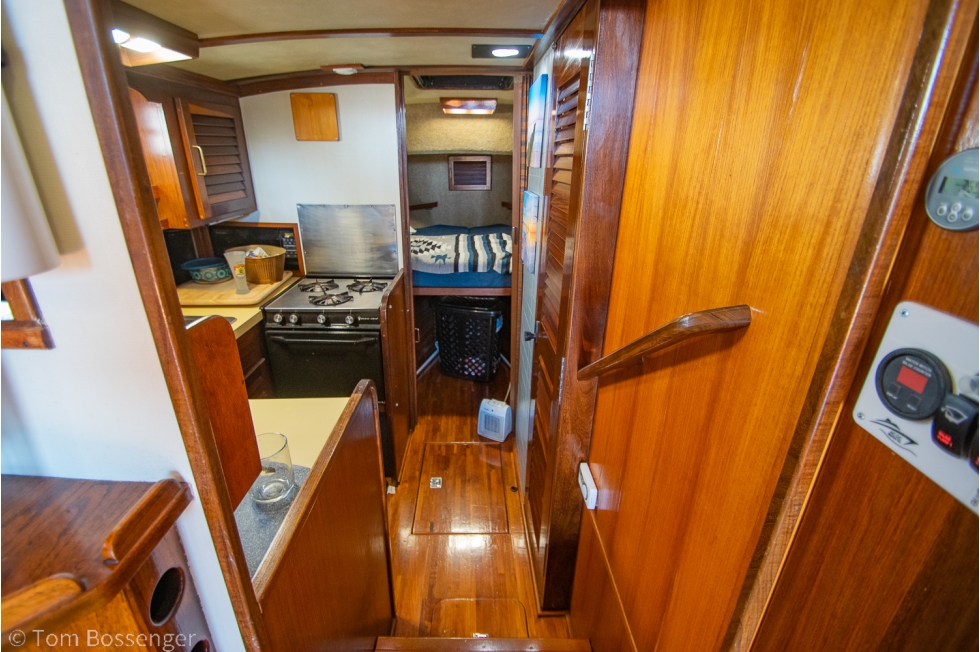1981 Mainship 34 Trawler