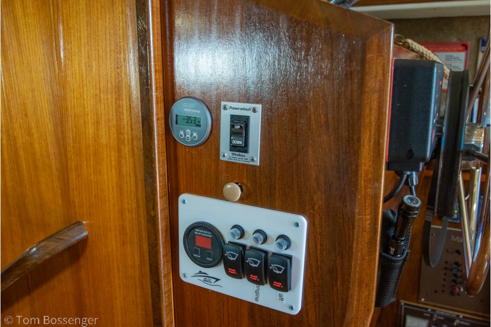 1981 Mainship 34 Trawler