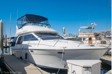 2001 Bayliner 3788 Command Bridge Motoryacht