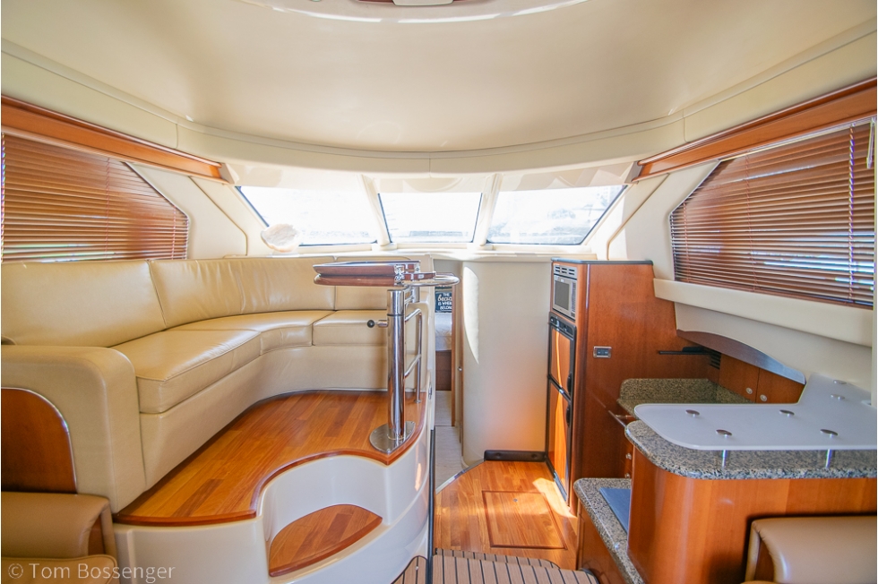 2005 Sea Ray 420 Sedan Bridge